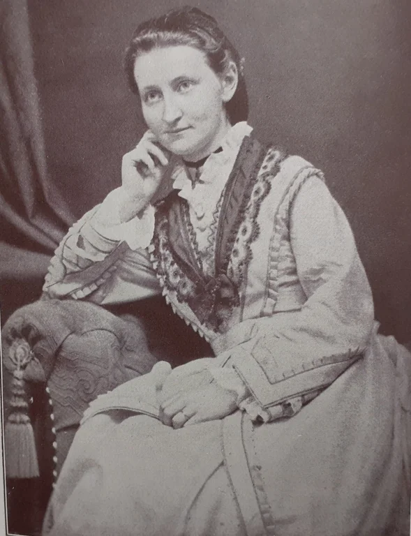 Sapper, Agnes portrait