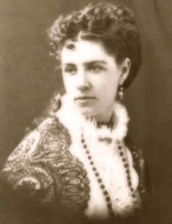 Hull, Eleanor portrait