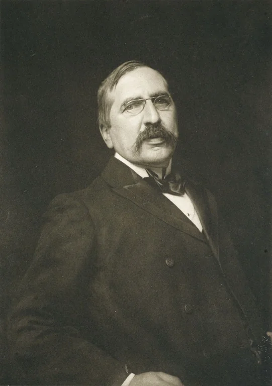 White, Gleeson portrait