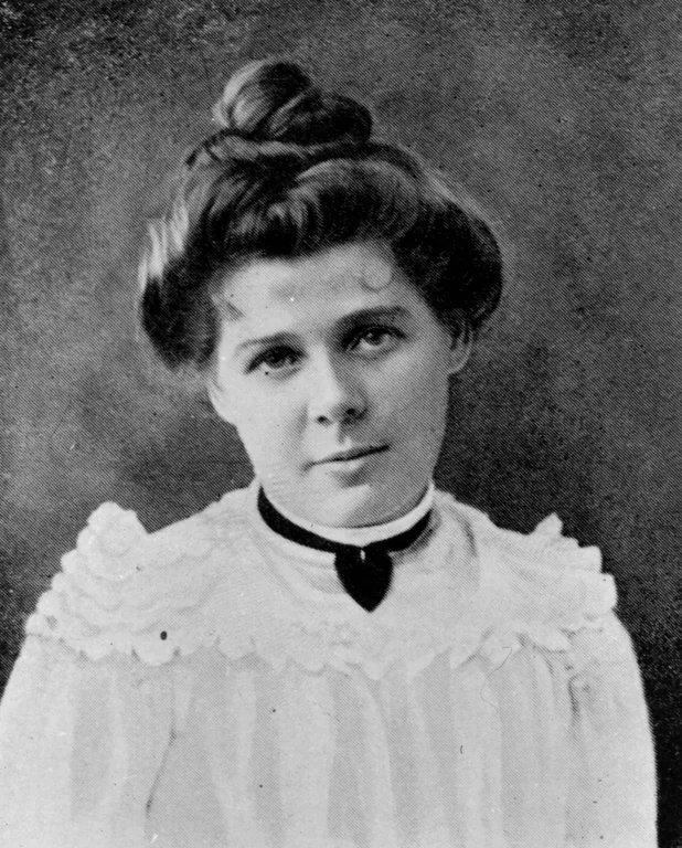 Mack, Louise portrait
