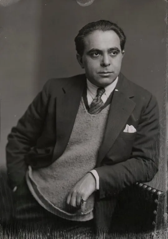 Golding, Louis portrait