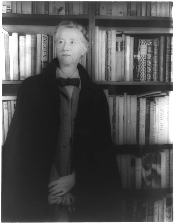 Moore, Marianne portrait