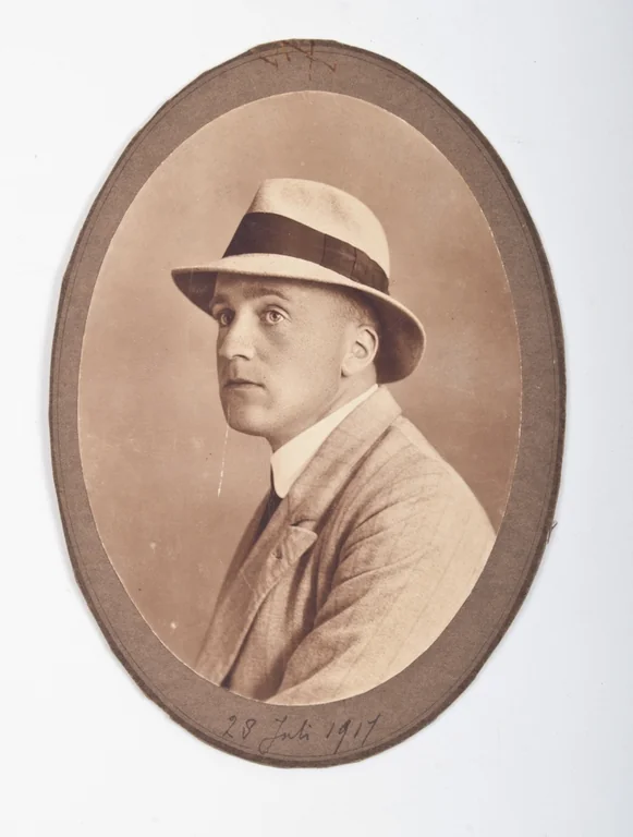Nescio portrait