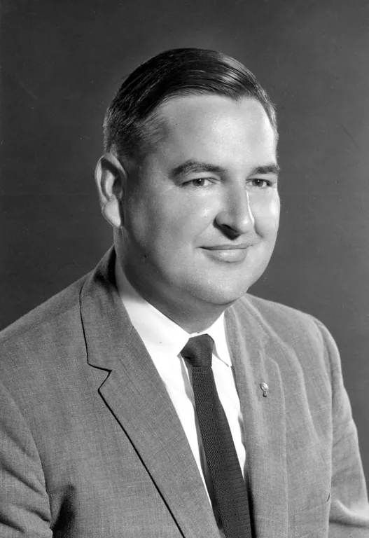 Knowles, Robert E. portrait