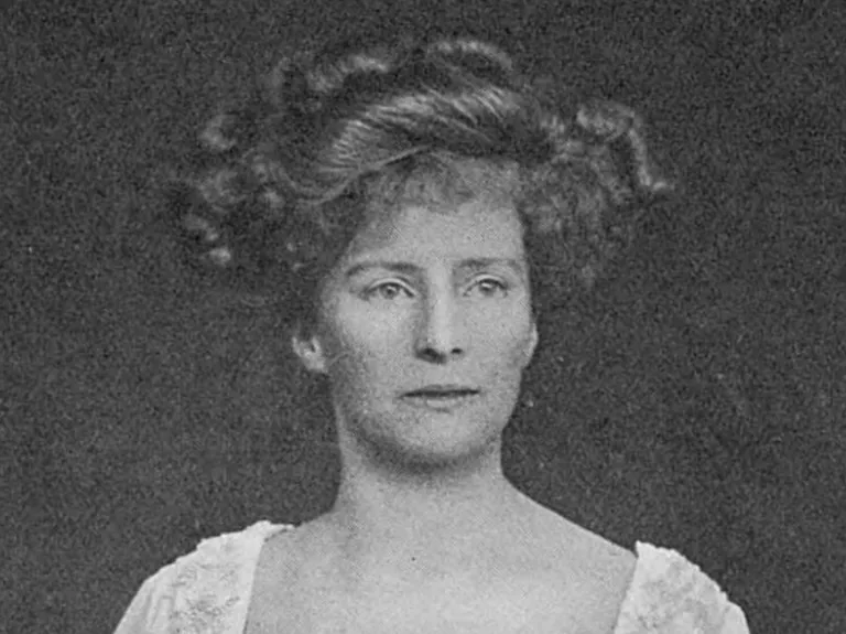 Graham, Winifred portrait